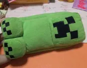 免運 日版正品我的世界MINECRAFT苦力怕筆袋 正品正版！ 中古品，有用過，非全新，有使用痕跡，無大傷。 實物拍攝，