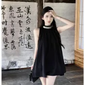 YIFENZI 洋裝✨實拍~黑色顯瘦洋氣氣質A字大擺裙 重工緞面掛脖露肩連衣裙 設計感黑色圓領短裙 小個子短裙