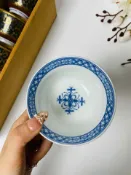 古瓷堂日本回流瓷器 日本回流 九谷榮峰 手點青粒 描金主人杯 青花內繪 九谷燒瓷器 日本製 陶瓷茶杯 茶道杯 收藏級工藝品 直徑9.5cm