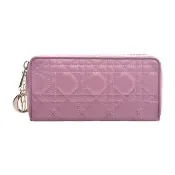 【Dior 迪奧】經典Lady Dior Voyageur小羊皮D.I.O.R.吊飾拉鍊長夾(國外限定版-薰衣草紫色)