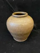 台灣早期 小陶甕 底部看起來有老裂痕 上面直徑14中間直徑24底部直徑17高度27公分