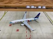 Phoenix 04088 華信航空 737-800/w B 飛機模型