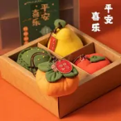 「柿柿如意掛飾」新年卡通香包 龍年禮盒 卡通掛件 香囊 柿柿如意 新年手作 布藝掛件 新年禮物 掛飾 新年吊飾 春節送禮