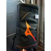 (羽球世家) 美津濃 Mizuno 羽球背包 73TDB00209 長型後背包 單/雙肩背法 黑橘色 羽球袋
