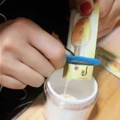 🚀臺灣出貨🚀擠小樣擠壓器神器牙膏夾子取試用片分裝袋裝乳液刮護膚化妝品工具