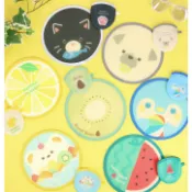 🎀大創代購🛒日本限定款~2026新款來啦🥵人手來一扇🪭輕巧折疊圓扇 附收納袋可折疊收納的小扇子 迷你摺扇 迪士尼/山雀