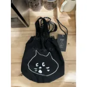 兜兜手-現貨Nya驚訝貓手提肩背束口袋