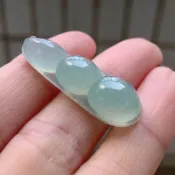 1544 天然A貨緬甸玉翡翠冰種冰透冰綠滿綠春彩起光高水頭三元豆子「豆莢」玉墜掛件裸石組件配件DIY富貴招財財運四季平安