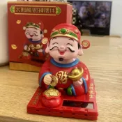 ✨台灣出貨✨永動擺件 永動機擺件 療癒擺件 桌面擺件 交換禮物 太陽能財神爺自動招手光動能財神爺自動點頭創意公仔車內招財