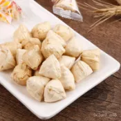 💟量大價更低💟代購  【1斤約120顆】手工麥芽糖酥糖芝麻糖果100g和200g零食山東特産