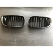 DY汽車精品 BMW E46 01後 後期專用 4門專用 全消光黑 單槓款 豬鼻子 水箱罩 水箱護罩 (雙門不可用)