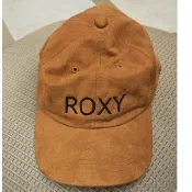 ROXY 的南瓜橘色棒球帽