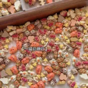 [100個現貨]可愛卡通迷你堅果稻草人樹脂飾品diy配件手工diy材料3d立體裝飾