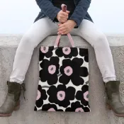 Marimekko 瑪莉美歌 Unikko 經典花卉帆布托特包，大容量設計兼具時尚與實用，輕盈耐用帆布，空間充足A4文件