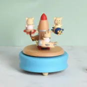 星光精品館 【歐式旋轉音樂】小豬飛機音樂盒 八音盒 旋轉木馬 木質音樂盒 迷你擺飾 兒童禮物 生日送禮 桌面裝飾 發條轉動 療癒小物