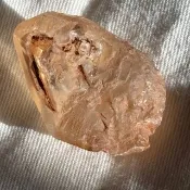 紅泥骨幹 紅泥水晶 粉紅白色幽靈共生 骸骨骨幹水晶 天然原石