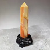 (店+)【尋寶家水晶 】【RMG-93】｜紅瑪瑙共生水晶柱｜紅潤奶茶層次 × 鴻運雅致空間擺件