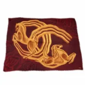 【DOKODEMO】全新☆香奈兒 26秋冬 100% 羊絨 136×184cm 大號披肩/圍巾，飾有品牌標誌和駿馬圖案，波爾多紅，意大利製造，女士款，帶原裝盒