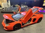 Welly FX 1/18 Lamborghini Aventador LP700-4 橘