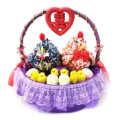 【有聲】布雞-大(紫) / 帶路雞 提籃帶路雞 多子多孫 結婚 歸寧 入厝 J8860【B＆B幸福雜貨】