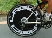 700c輪蓋版(一組2片)ABS塑鋼材質公路車單速車適用(不含輪組)類碟輪    需自行安裝  附螺絲