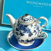 Wedgwood“芙蓉系列”茶具。 一壺，一杯，一碟！