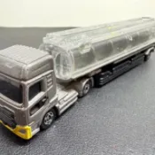 TOMICA No.136 UD多美 長車 油罐車 超長型小汽車 147
