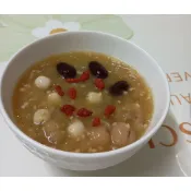 五種營養.銀耳蓮子湯（還加桂圓紅棗枸杞