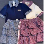 慢跑者-Adidas Originals Plaid 格紋藍 純棉上衣 運動短裙 蛋糕裙 POLO衫 套裝 KU9397