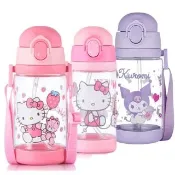 【優貝選】凱蒂貓 HELLO KITTY 兒童 吸管式/直飲式 兩用背帶水壺(平輸品)