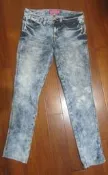 二手 LEVIS  女生 粉紅標 特殊雪花款 中腰 直筒 牛仔褲 尺寸：26