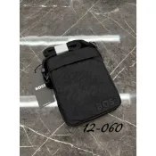 高雄凡賽斯歐洲精品 HUGO BOSS 立體膠印字體LOGO 黑色 素面 尼龍 包包 側背包 斜背包 小包