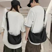 寓偉 ins簡約尼龍布斜挎包女2023新款韓版 時尚單肩餃子包學生單肩包潮