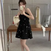 【全台最低價】蝴蝶結細肩帶收腰洋裝 連身裙 蝴蝶結前抓皺微V領短洋装 女裝裙裝 渡假風短洋 日系 韓國博主 韓國吊帶