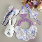 🧶小妮子玩布.  寶寶彌月禮盒 彌月禮盒平安符袋 奶嘴鏈 安撫巾  安撫兔兔  寶寶圍兜 圍兜 荳荳毯被 韓布 日布手作