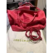 ☆╮HSUAN@蝦貨╭☆ 2手longchamp 專櫃正品桃紅色 小羊皮包m號 手提斜側多用包(高雄可面交）