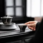 日式粗陶茶杯 手工復古品茗杯 聞香杯 羅漢杯 鎏金鐵釉陶瓷功夫茶杯 主任杯 禪意杯 茶盞 建盞杯復古粗陶茶杯家用主人杯單