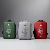 【HOTAI購】【TLCSTORE卡若特品牌館】MOBILE SUIT GUNDAM鋼彈硬殼後背包 旅行包 筆電包 電腦包(附行李箱拉桿帶/密碼鎖)