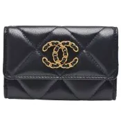 CHANEL 19系列經典金屬雙C LOGO菱格紋小羊皮拉鍊零錢包(黑色)