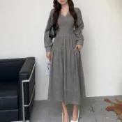 韓國 chic 法式 V 領燈芯絨洋裝 胸前壓條收腰顯瘦長袖層次蛋糕長款連衣裙 法式 V 領收腰顯瘦長裙