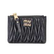 【MIU MIU】Matelasse 納帕軟皮 拉鍊 皮夾 短夾 卡夾 零錢包 黑色 5MC093