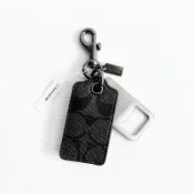 美國百分百【全新真品】COACH 開瓶器 CF131 鑰匙圈 隨身配件 專櫃精品 LOGO 吊飾 印花 黑色 CM35