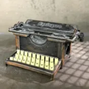 70 年代復古金屬削鉛筆機-打字機 迷你削鉛筆器 收藏 禮物 文具 裝飾＊夏日微風＊｜APP下單最高再賺22%點數