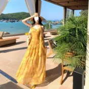海灘裙🌊海邊洋裝 海島洋裝 渡假風洋裝 沙灘裝 露背連衣裙 法式海邊度假風氛圍感黃色暈染碎花飄帶V領連衣裙吊帶拍照長裙