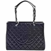 【CHANEL 香奈兒】GST系列經典雙C LOGO菱格荔枝紋牛皮銀鍊三層肩背托特包(黑色A50995C-BLK-SS)