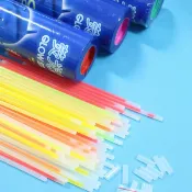 旻泉精品批發網 100支入 細桿筒裝螢光棒 晚會發光棒 /一筒100支入(定299) 長約20cm 螢光手環 -佳-A316A【APP滿額下單10%點數(單一帳號最高1000點)】9/30止