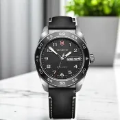 【VICTORINOX 瑞士維氏】Swiss Army 戶外休閒 時尚腕錶 男錶 手錶-42mm(VISA-242041)