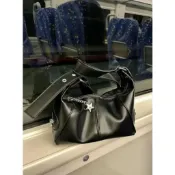 台灣出貨🦌 小衆設計酷拽辣妹腋下機車包包女 新款復古單肩包 手提餃子包 單肩包 側背包 辣妹機車斜挎包 小紅書 有個性