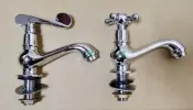 三角牌 茶壺栓 古典茶壺面盆水龍頭 十字 復古茶壺立式龍頭 臉盆立栓 陶磁立栓 檯面立栓 面盆立栓(大單孔用)