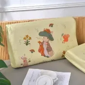 【PETER RABBIT 比得兔】60支天絲護頸乳膠兒童枕1入-森物語(乳膠枕/工學枕/枕頭/比得兔與V&A博物館)